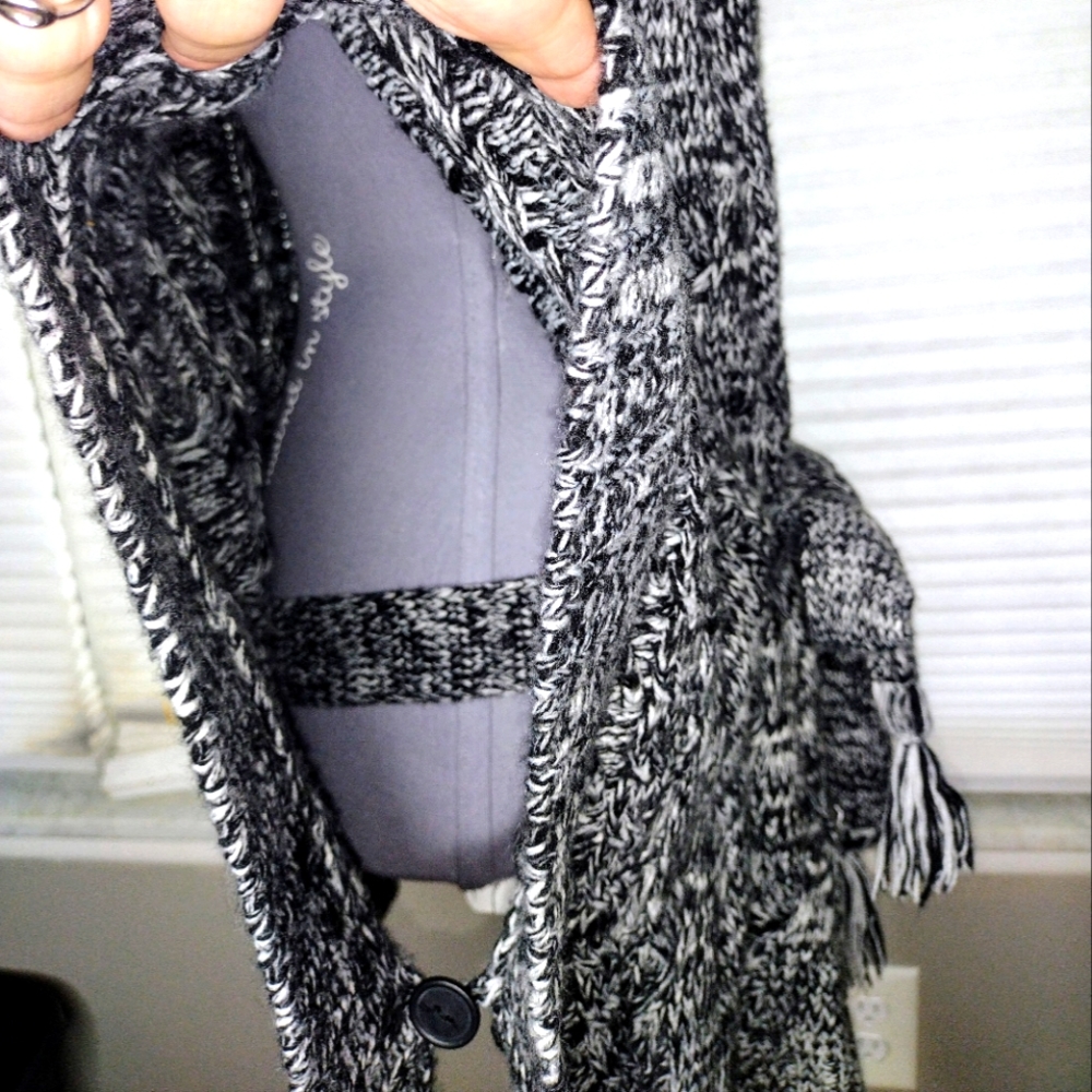 525 America Cable Knit Belted Poncho Cowl Neck Sweater Charcoal L/XL - Picture 4 of 15